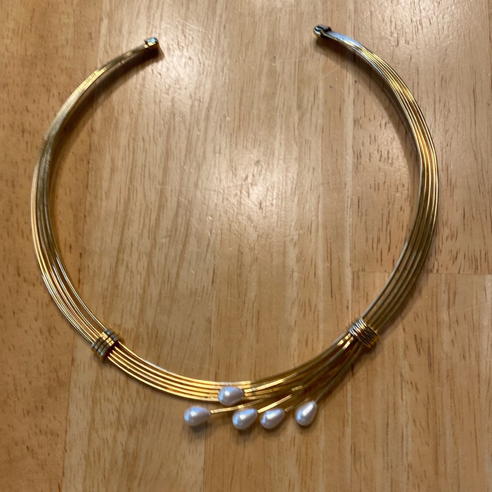 Gold and pearl choker necklace hardly worn